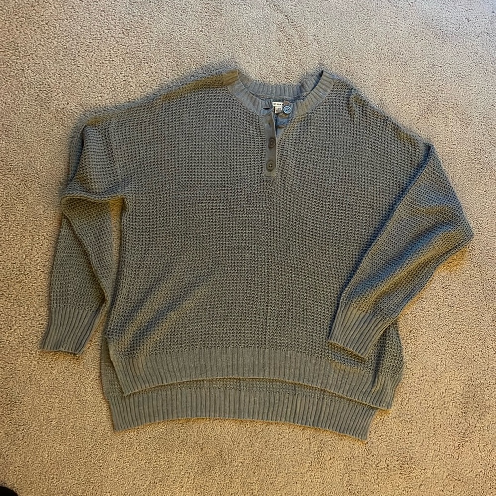 Women’s American Eagle Henley Style Sweater in size Small.